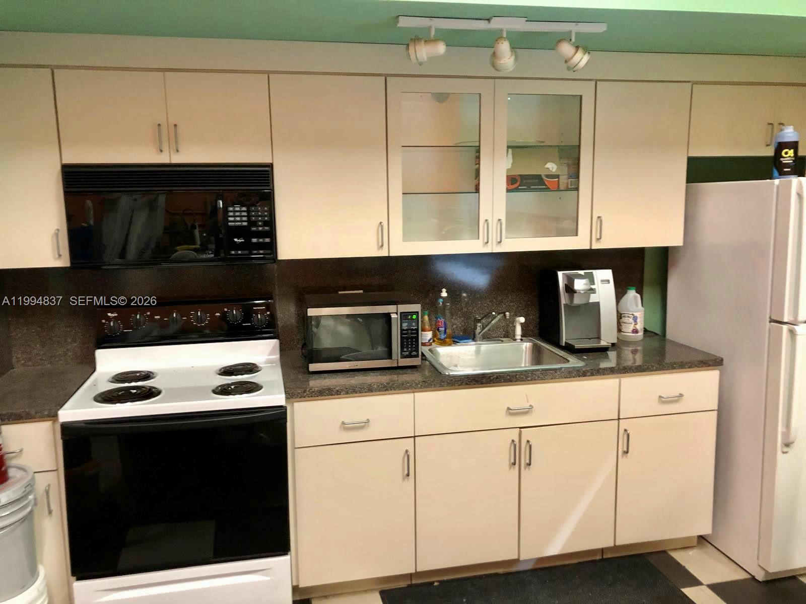 1004A  /   sq. ft. $ 2026-04-03 0 Photo