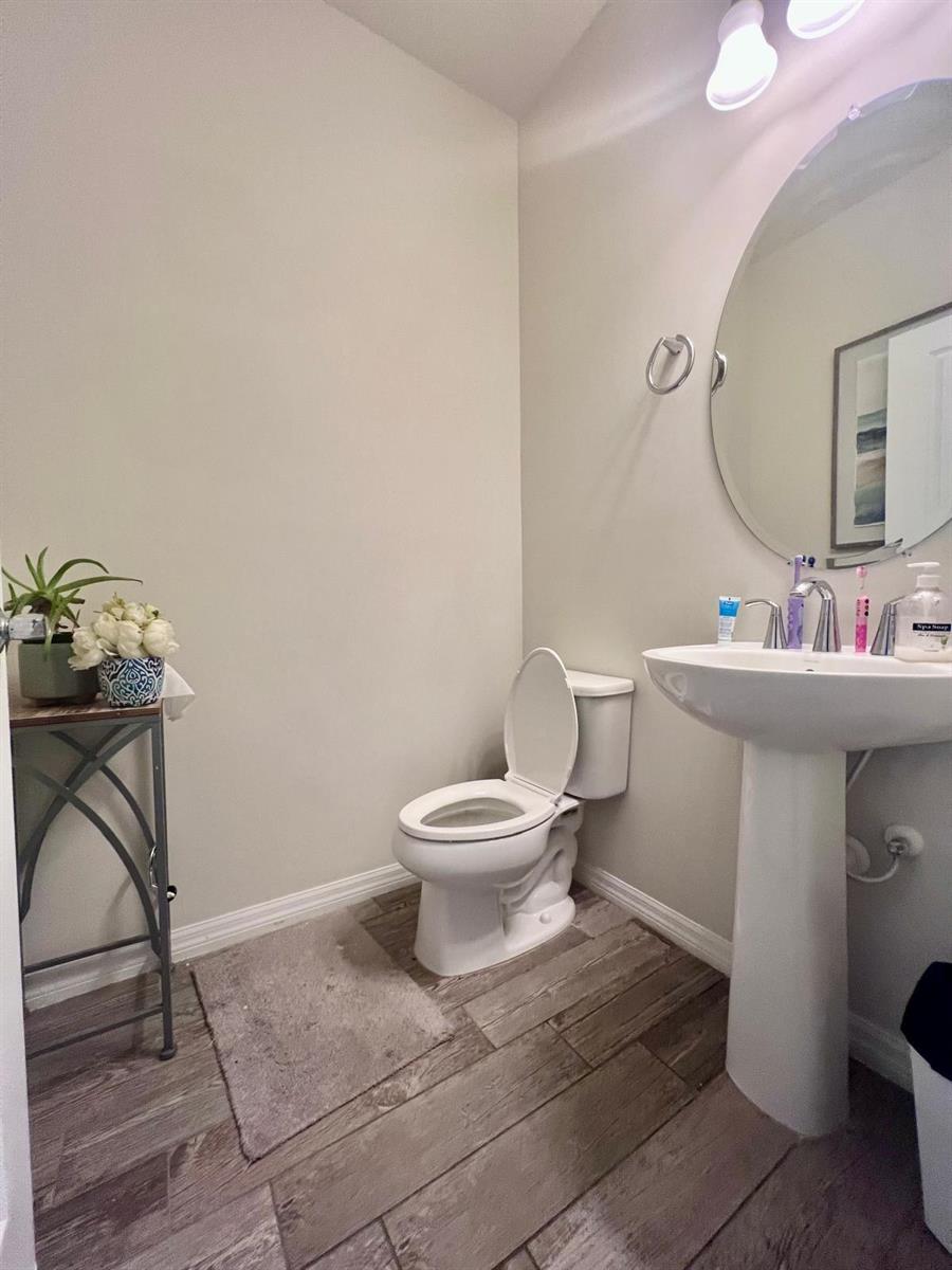 4924 3 /  1952 sq. ft. $ 2026-06-05 0 foto