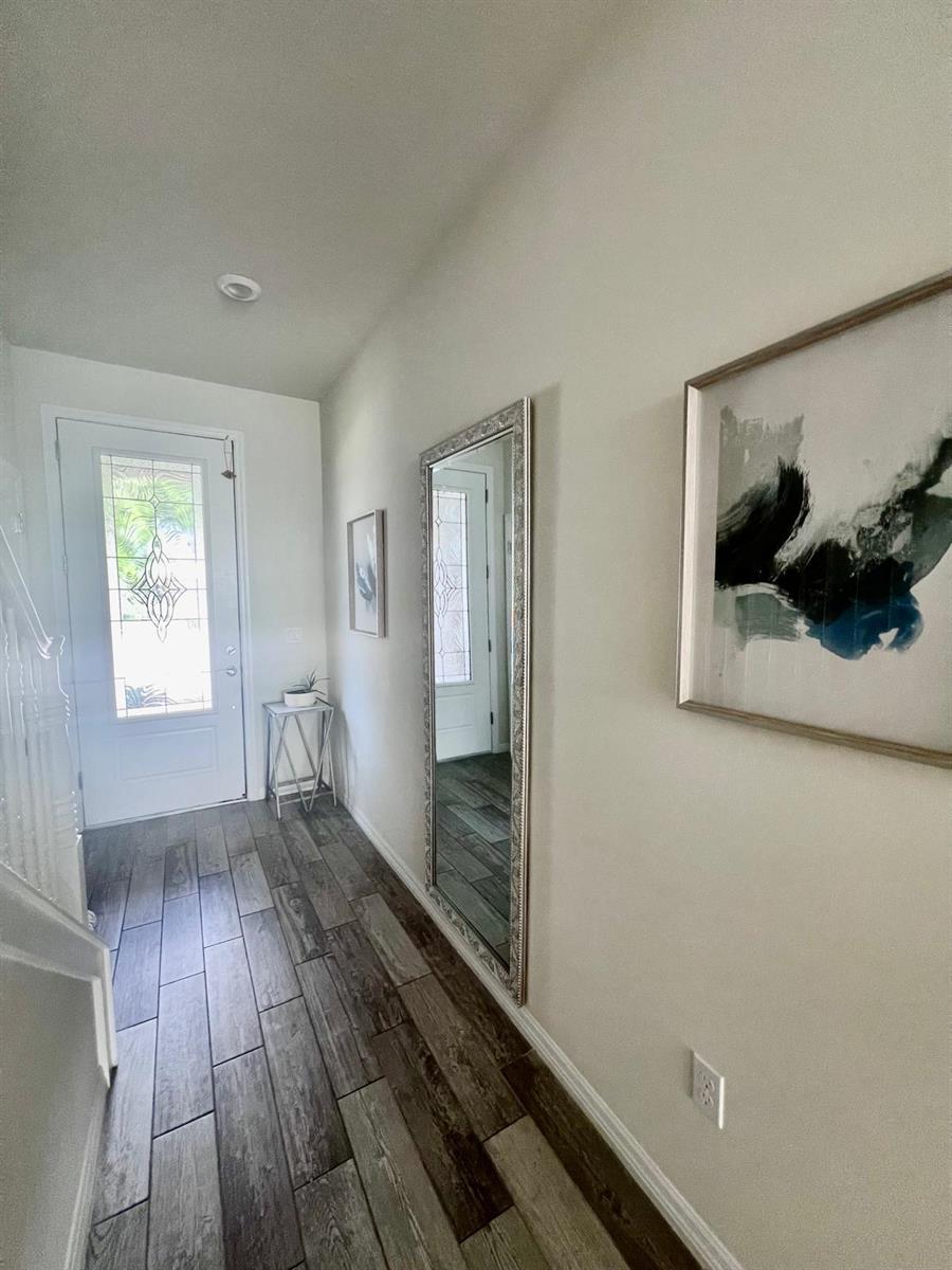 4924 3 /  1952 sq. ft. $ 2026-06-05 0 foto