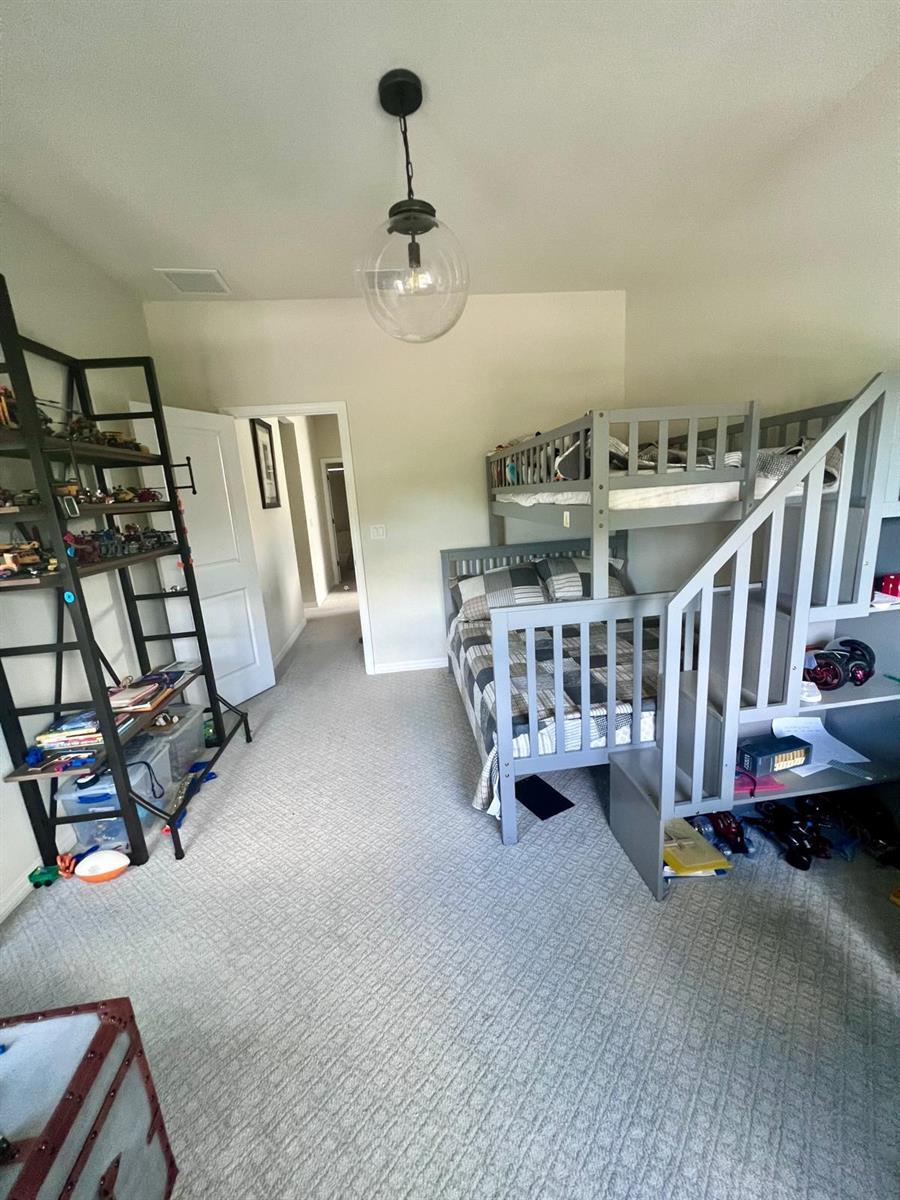 4924 3 /  1952 sq. ft. $ 2026-06-05 0 foto