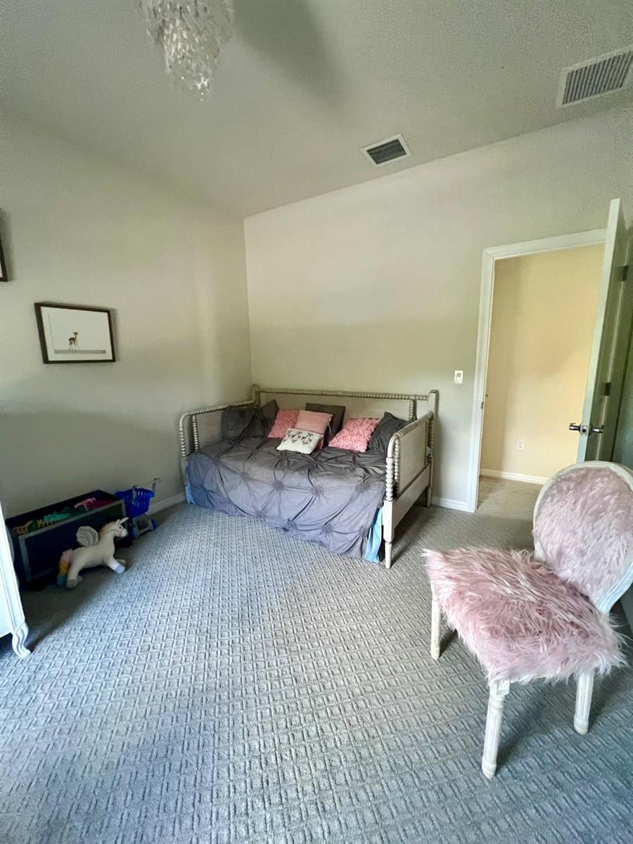 4924 3 /  1952 sq. ft. $ 2026-06-05 0 foto