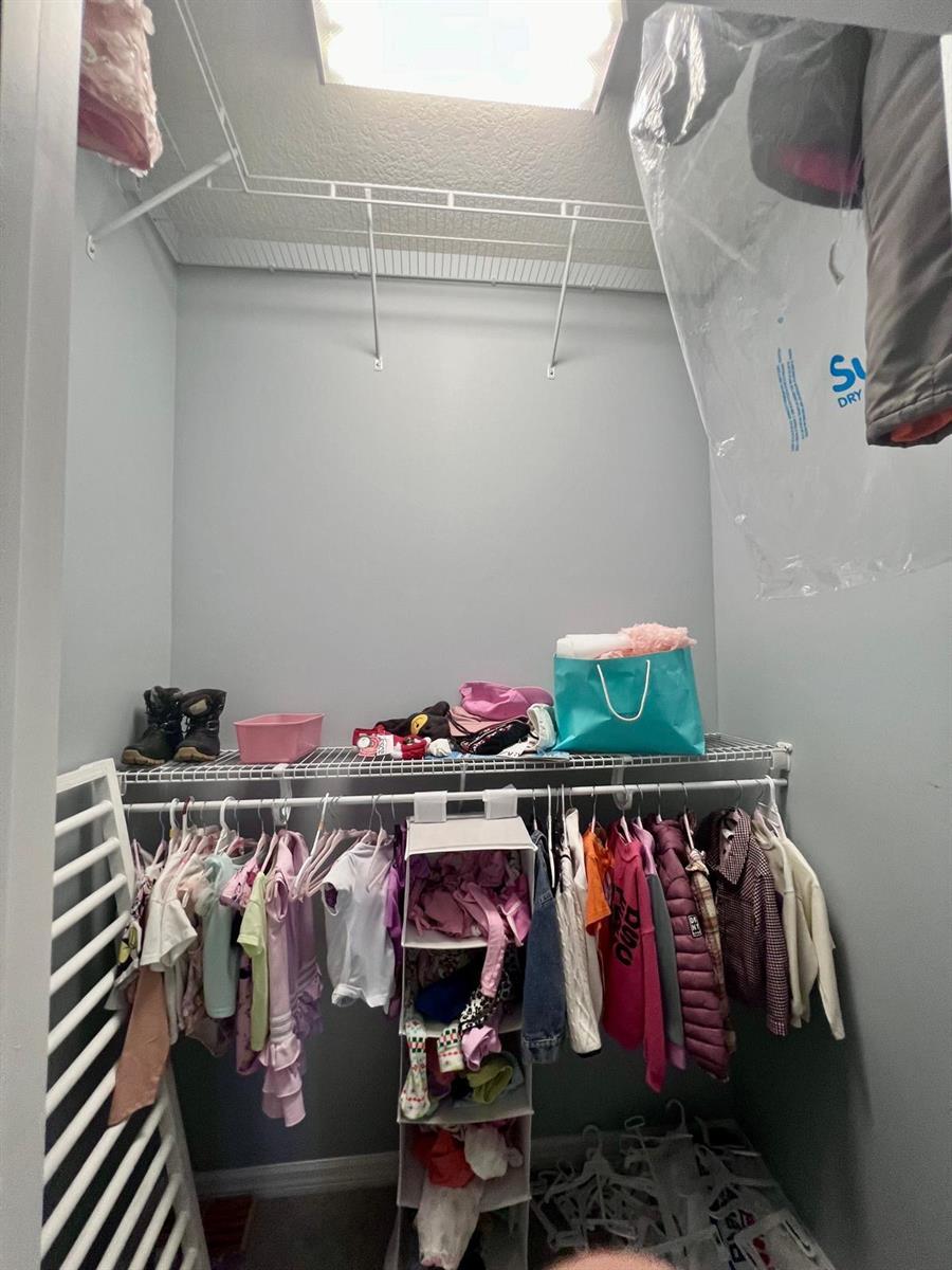 4924 3 /  1952 sq. ft. $ 2026-06-05 0 foto
