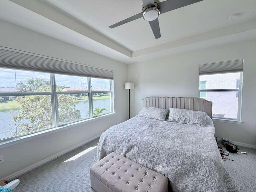 4924 3 /  1952 sq. ft. $ 2026-06-05 0 foto