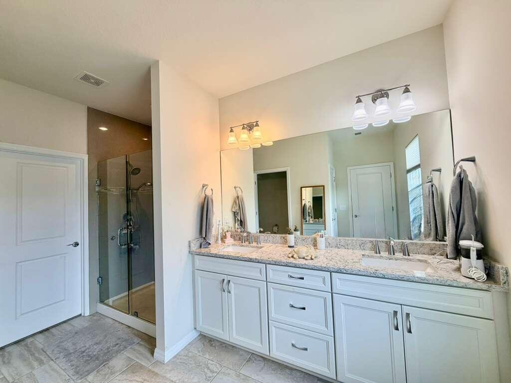 4924 3 /  1952 sq. ft. $ 2026-06-05 0 foto