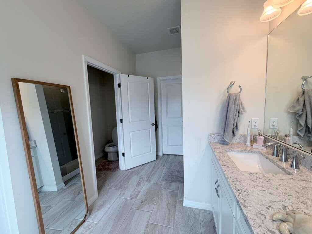 4924 3 /  1952 sq. ft. $ 2026-06-05 0 foto