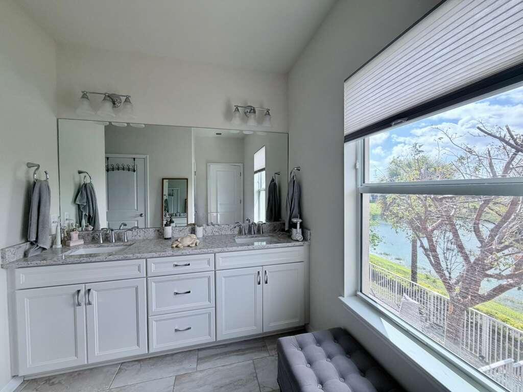 4924 3 /  1952 sq. ft. $ 2026-06-05 0 foto