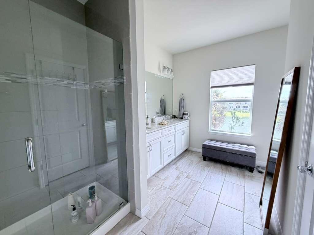 4924 3 /  1952 sq. ft. $ 2026-06-05 0 foto