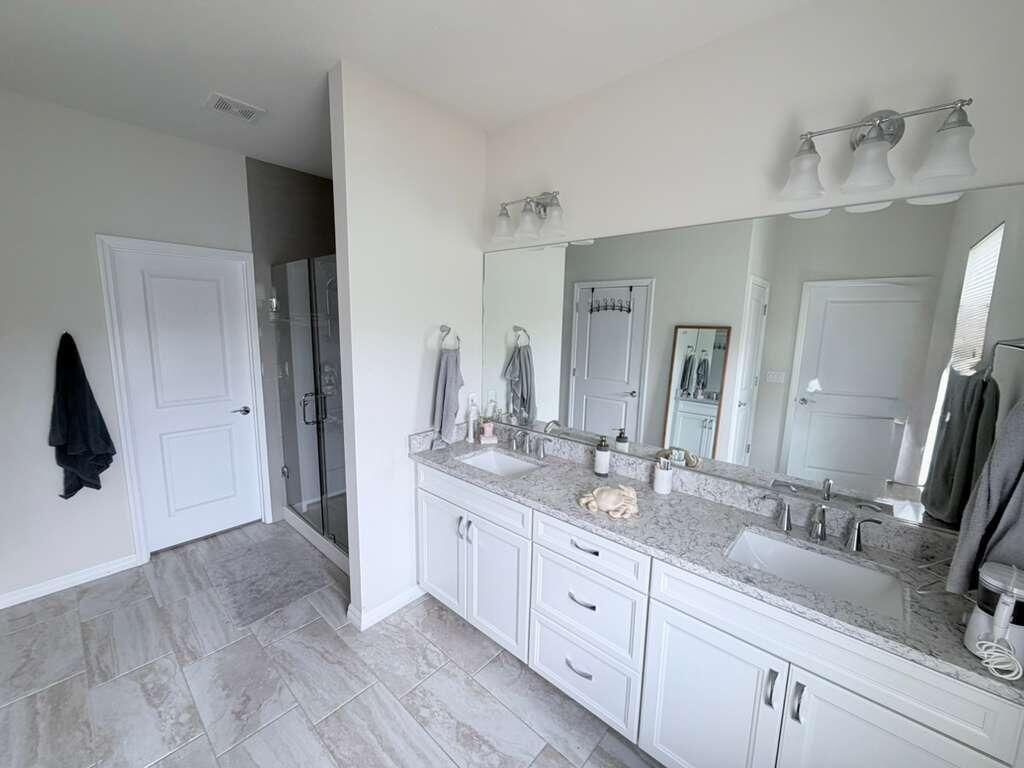4924 3 /  1952 sq. ft. $ 2026-06-05 0 foto