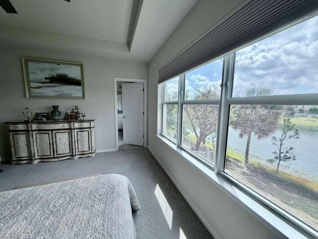 4924 3 /  1952 sq. ft. $ 2026-06-05 0 foto