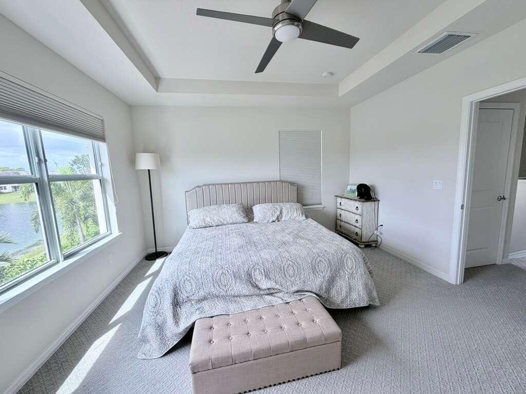 4924 3 /  1952 sq. ft. $ 2026-06-05 0 foto