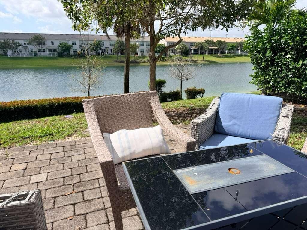 4924 3 /  1952 sq. ft. $ 2026-06-05 0 foto