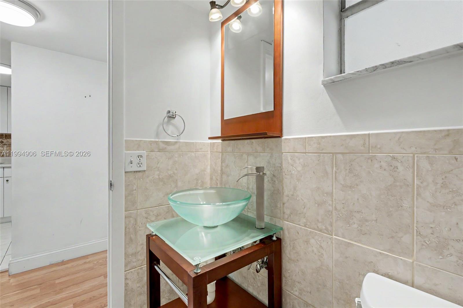 See details 215 1 / 2 744 sq. ft. $ 2026-04-04 0 Photo