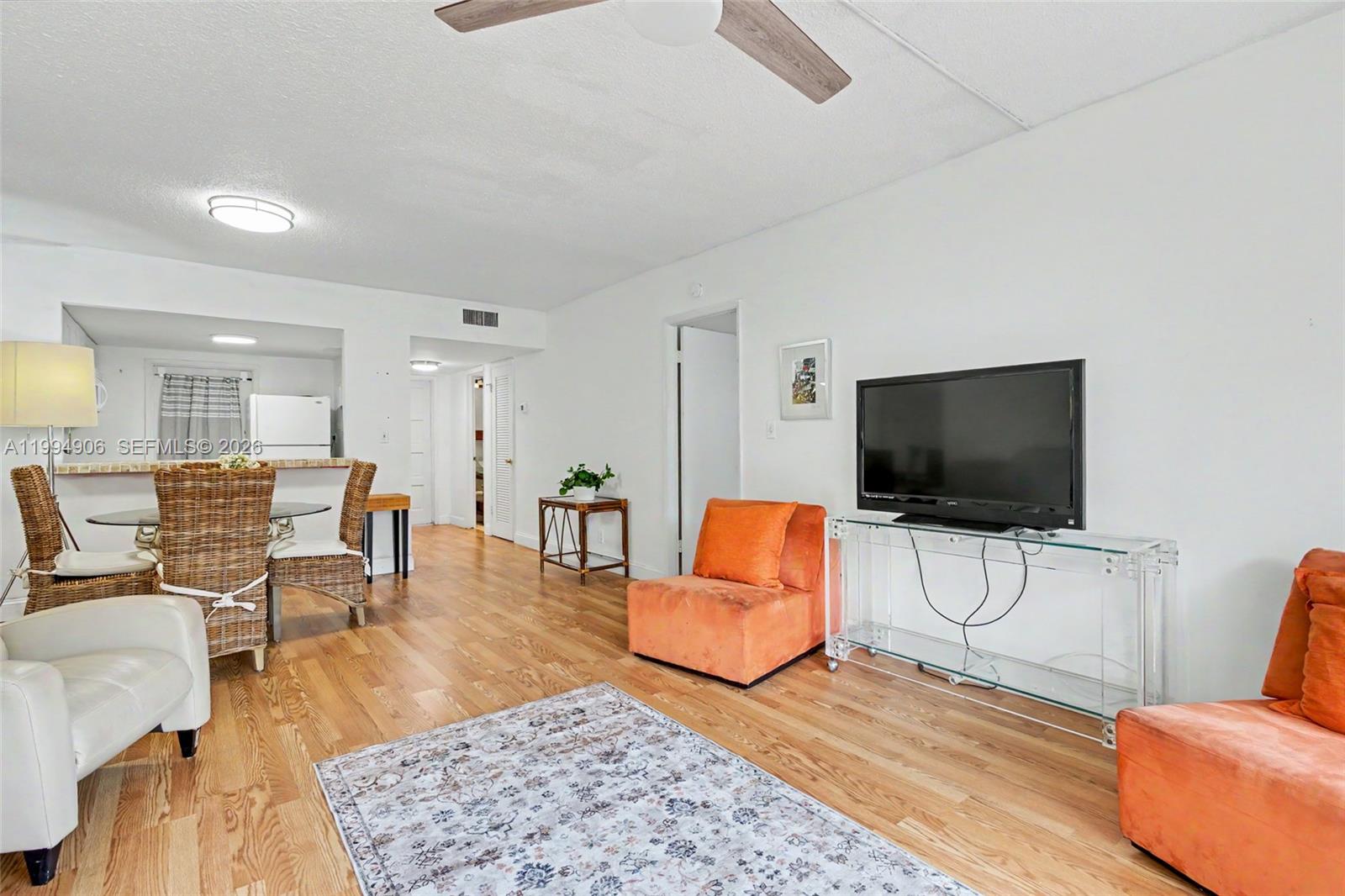 See details 215 1 / 2 744 sq. ft. $ 2026-04-04 0 Photo