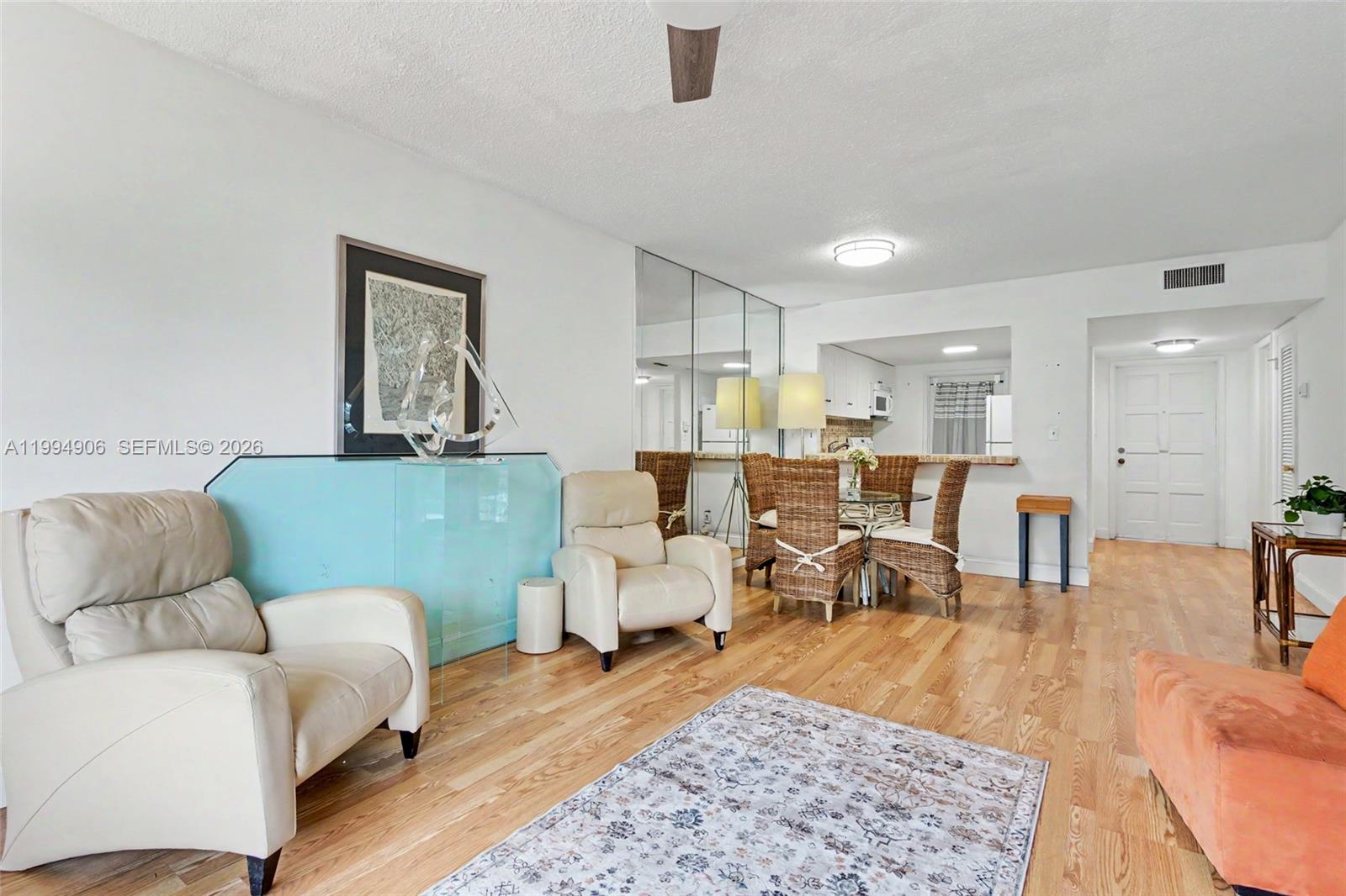 See details 215 1 / 2 744 sq. ft. $ 2026-04-04 0 Photo