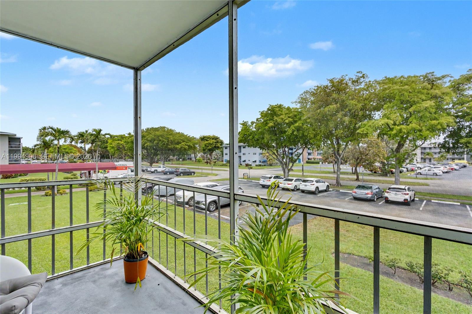 See details 215 1 / 2 744 sq. ft. $ 2026-04-04 0 Photo