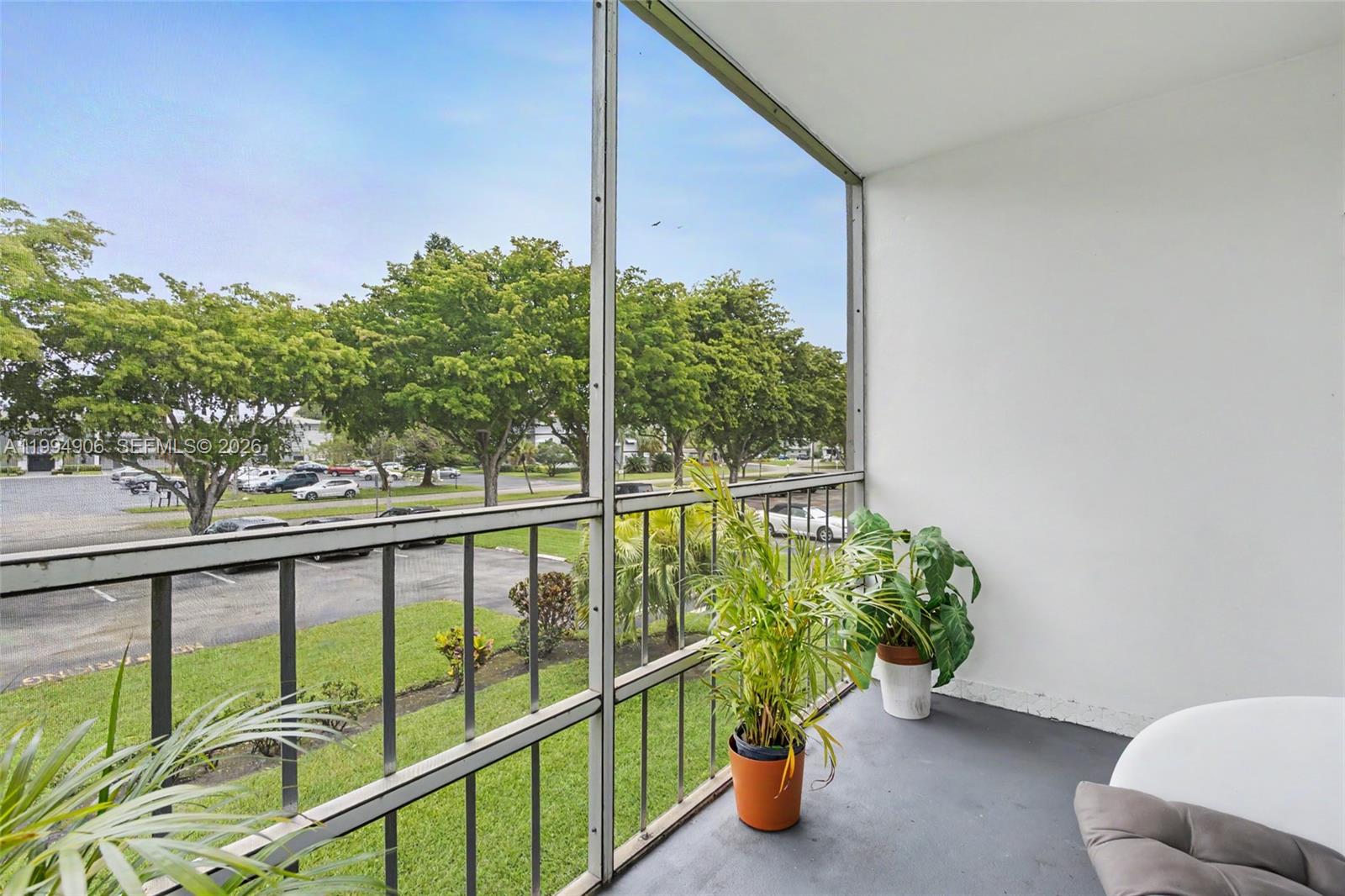 See details 215 1 / 2 744 sq. ft. $ 2026-04-04 0 Photo