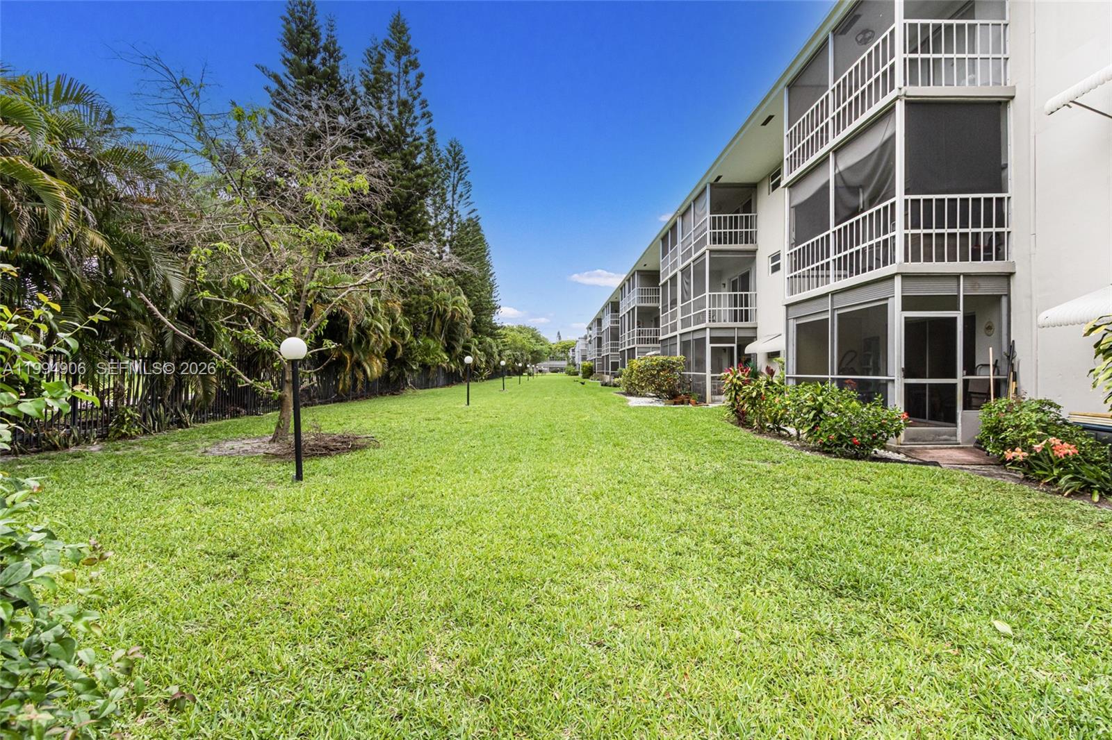 See details 215 1 / 2 744 sq. ft. $ 2026-04-04 0 Photo