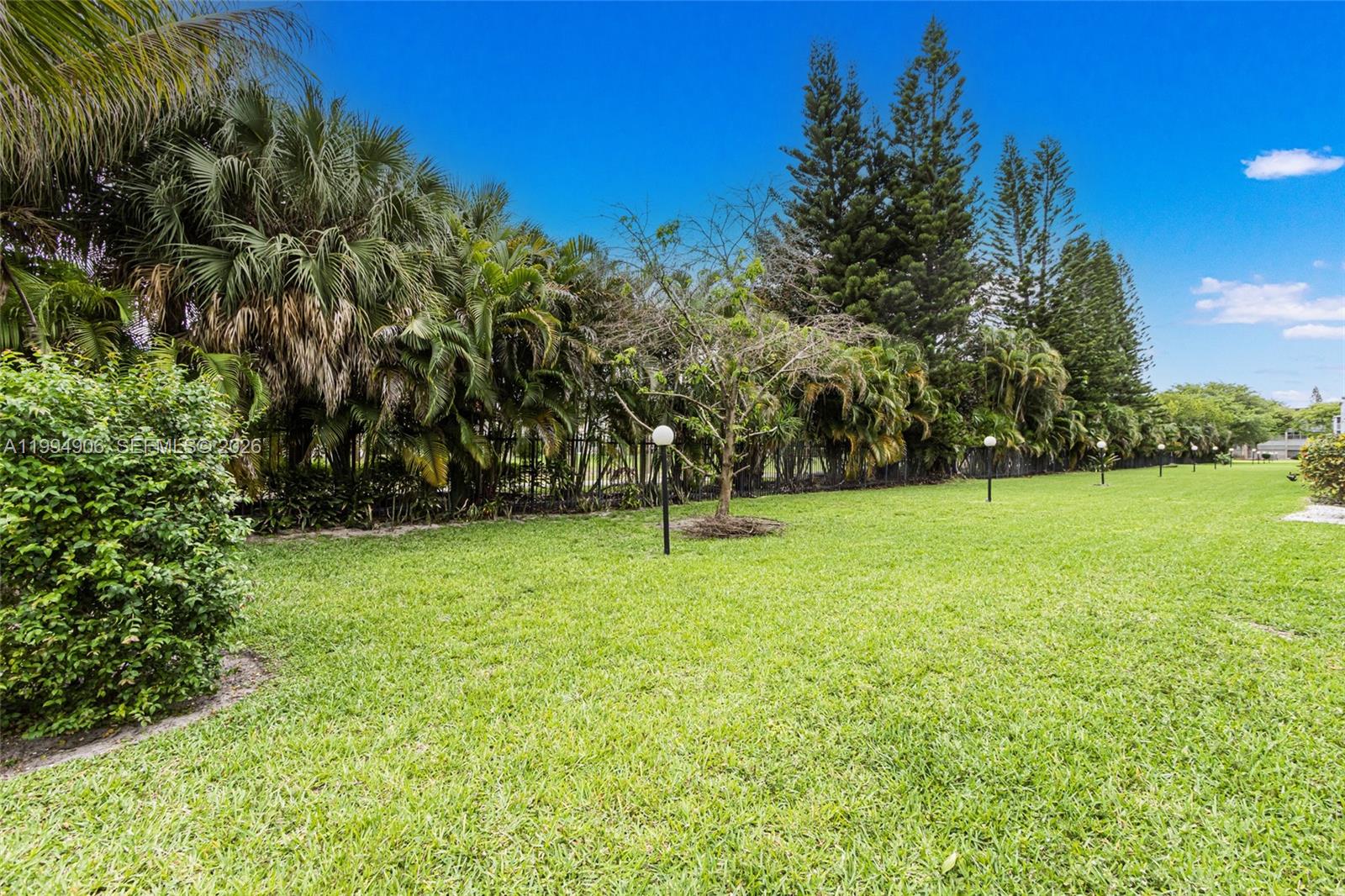 See details 215 1 / 2 744 sq. ft. $ 2026-04-04 0 Photo