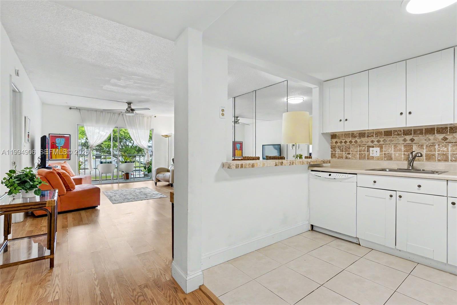 See details 215 1 / 2 744 sq. ft. $ 2026-04-04 0 Photo
