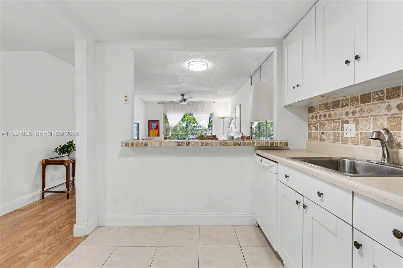 See details 215 1 / 2 744 sq. ft. $ 2026-04-04 0 Photo