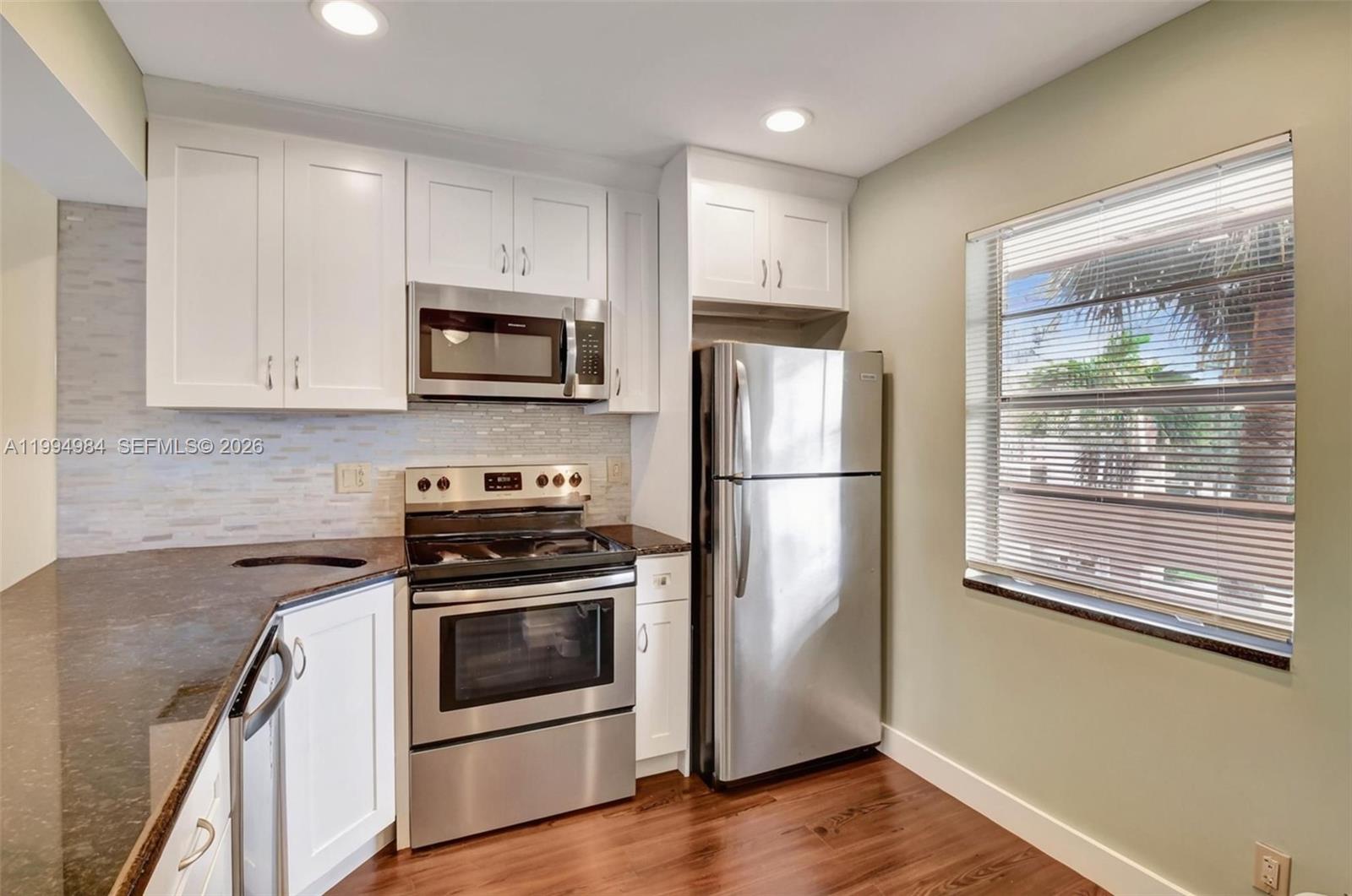 308 2 / 2 920 sq. ft. $ 2026-04-04 0 Photo