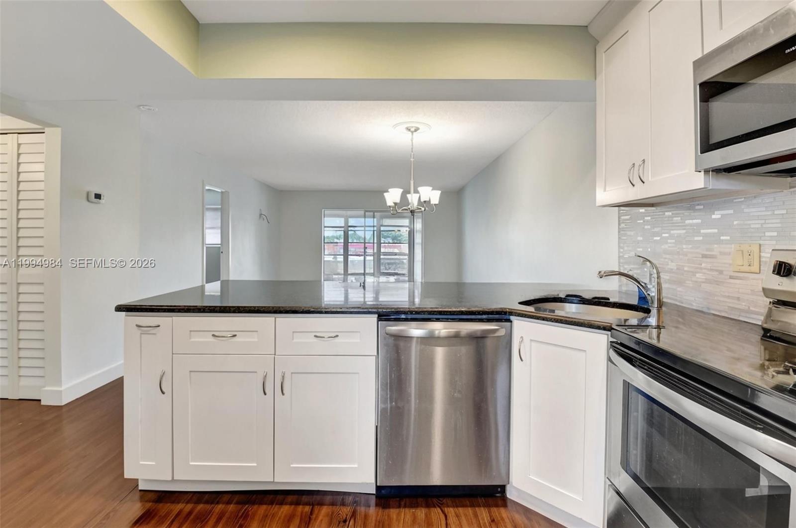 308 2 / 2 920 sq. ft. $ 2026-04-04 0 Photo