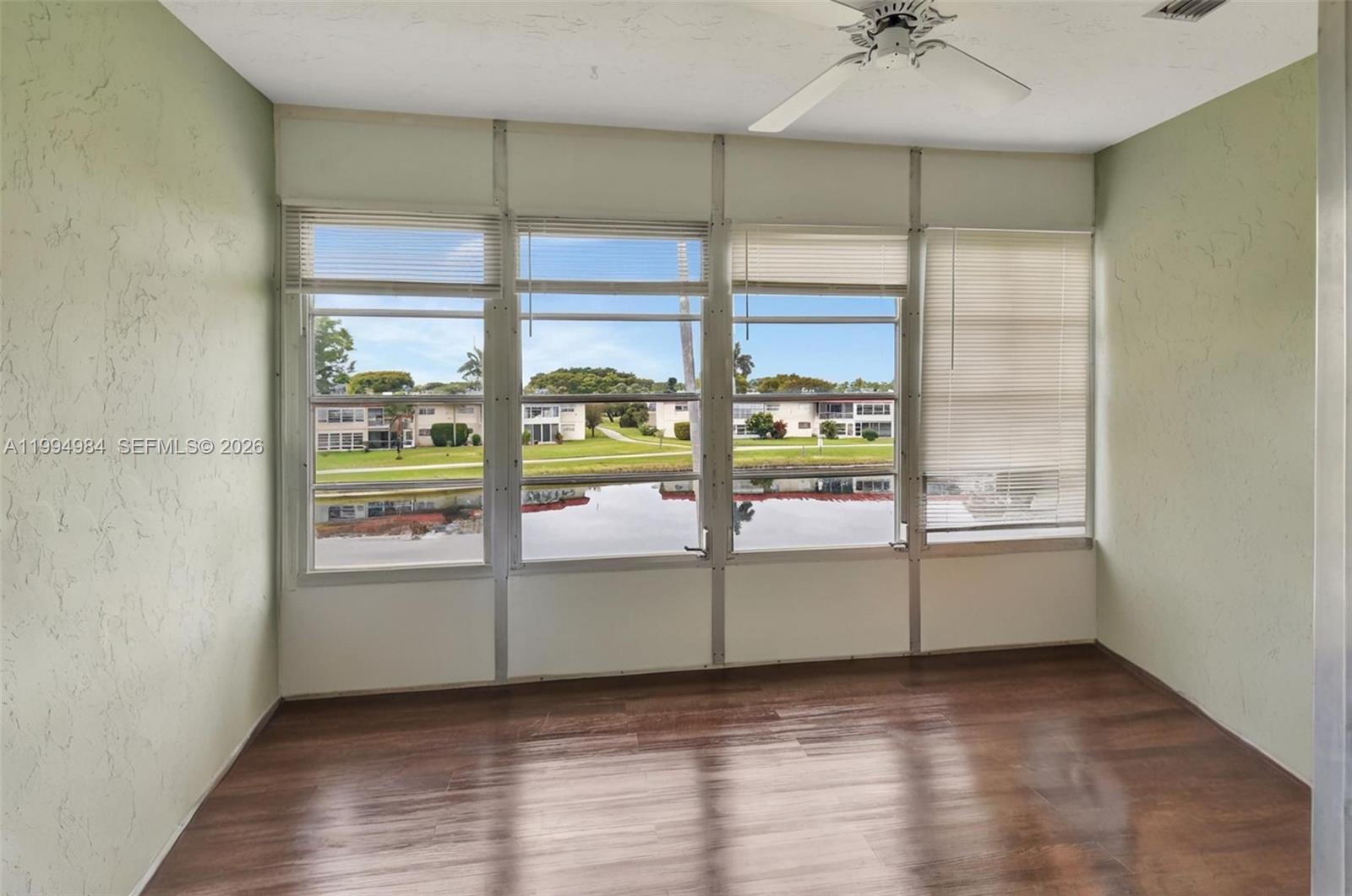 308 2 / 2 920 sq. ft. $ 2026-04-04 0 Photo