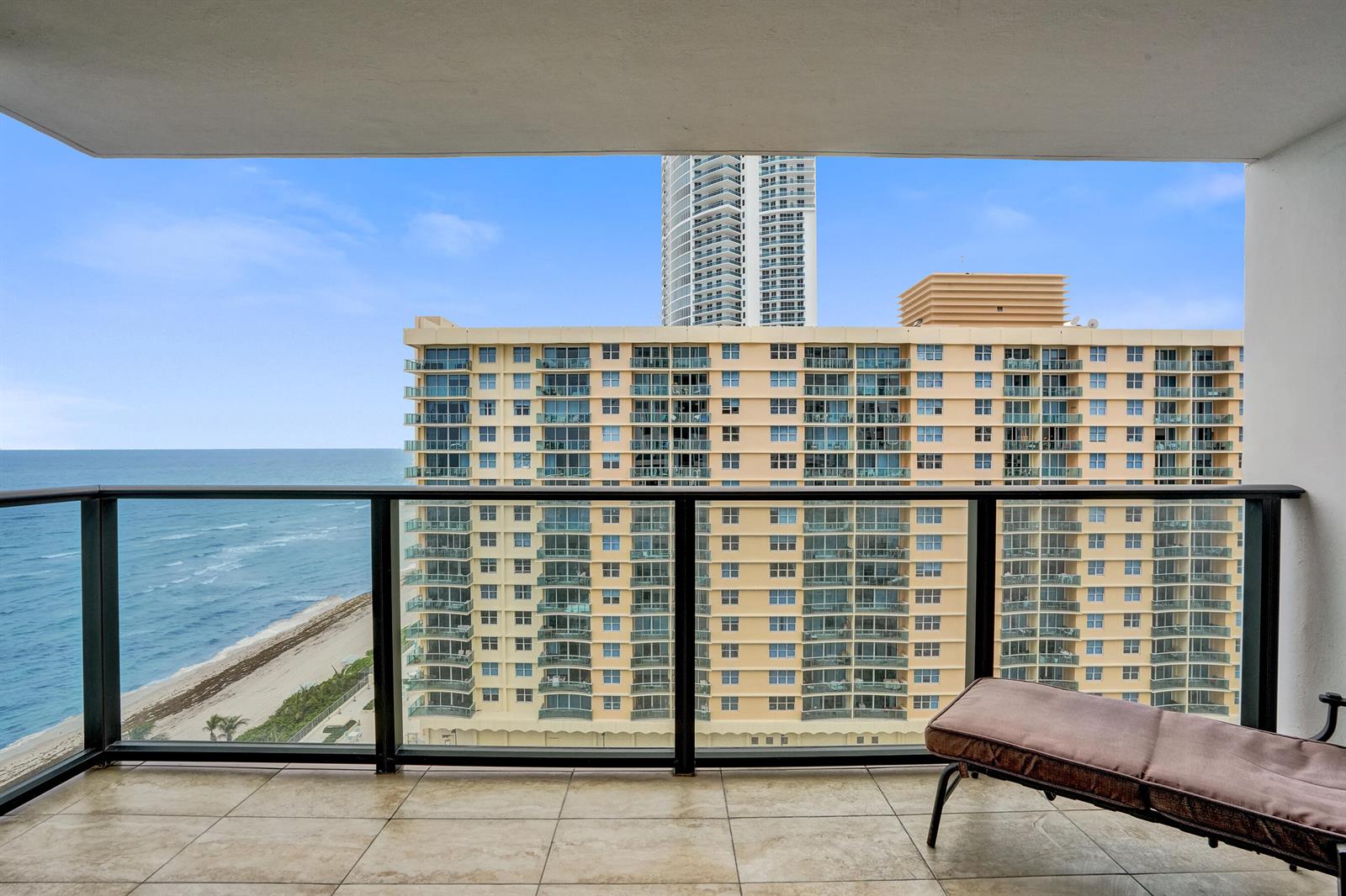 Photo of 2301 Ocean  #1408, Hollywood, Florida, 33019 - DSC07363