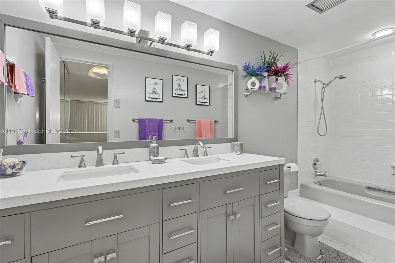 See details 700 2 / 2 1284 sq. ft. $ 2026-04-05 0 Photo