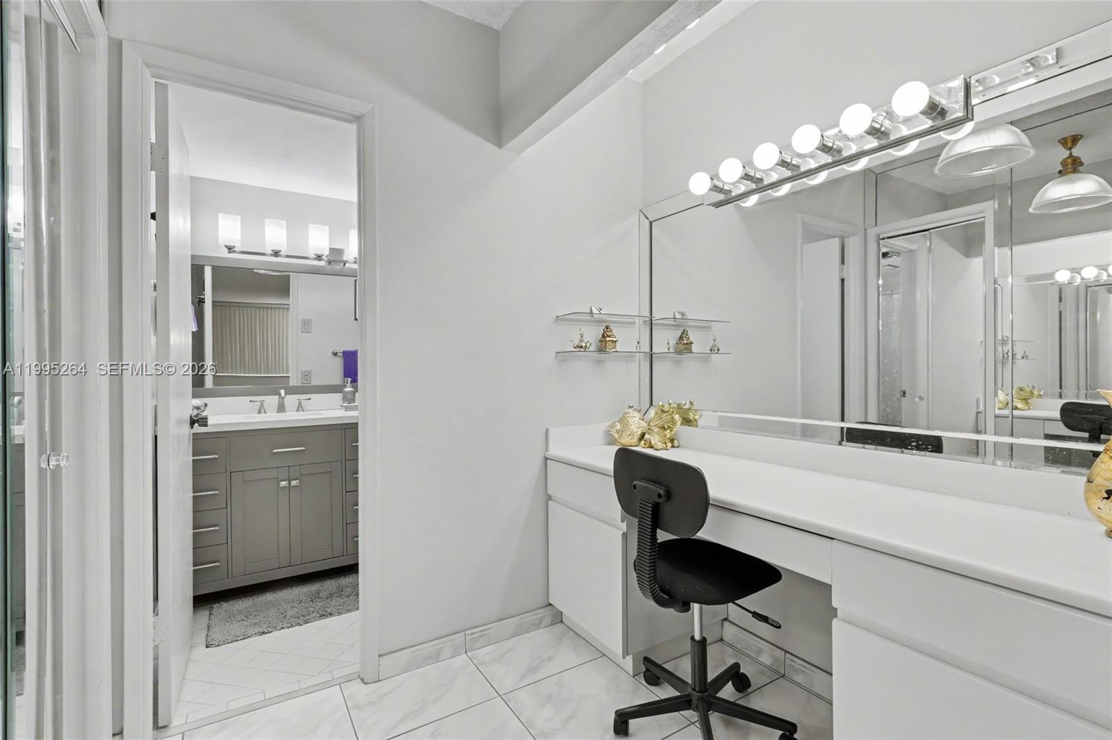 See details 700 2 / 2 1284 sq. ft. $ 2026-04-05 0 Photo