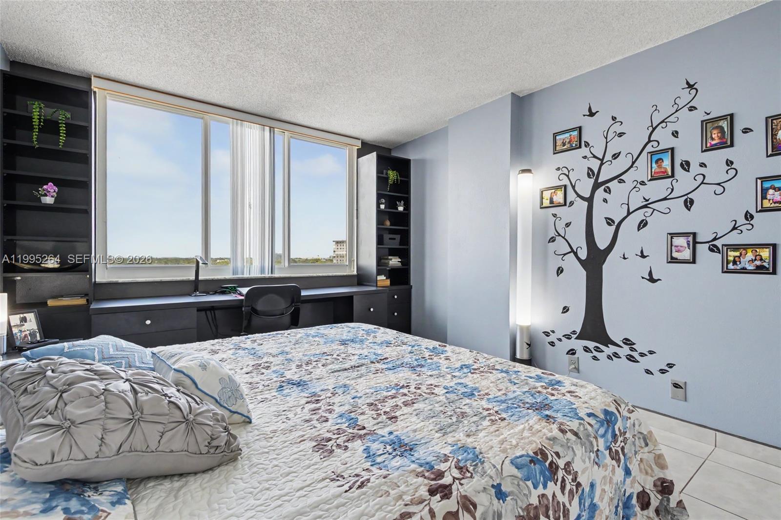 See details 700 2 / 2 1284 sq. ft. $ 2026-04-05 0 Photo