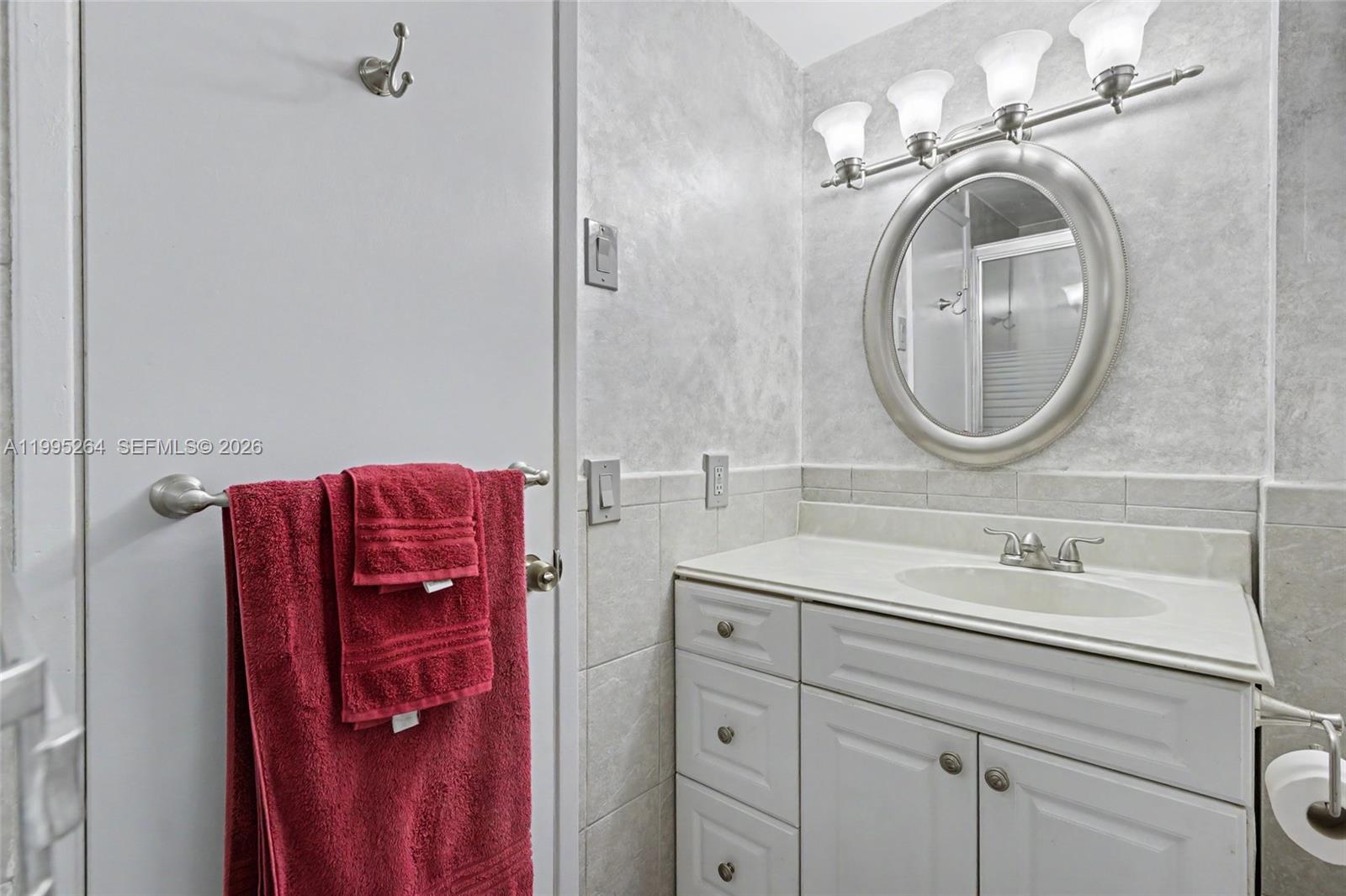 See details 700 2 / 2 1284 sq. ft. $ 2026-04-05 0 Photo