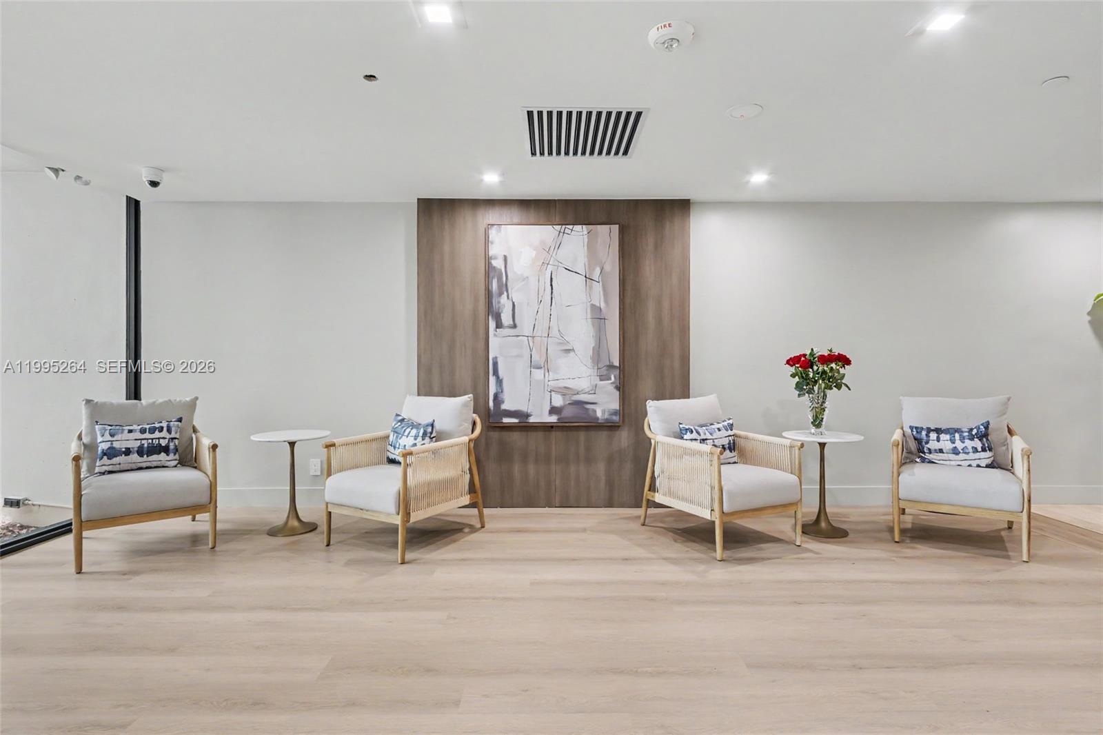 See details 700 2 / 2 1284 sq. ft. $ 2026-04-05 0 Photo