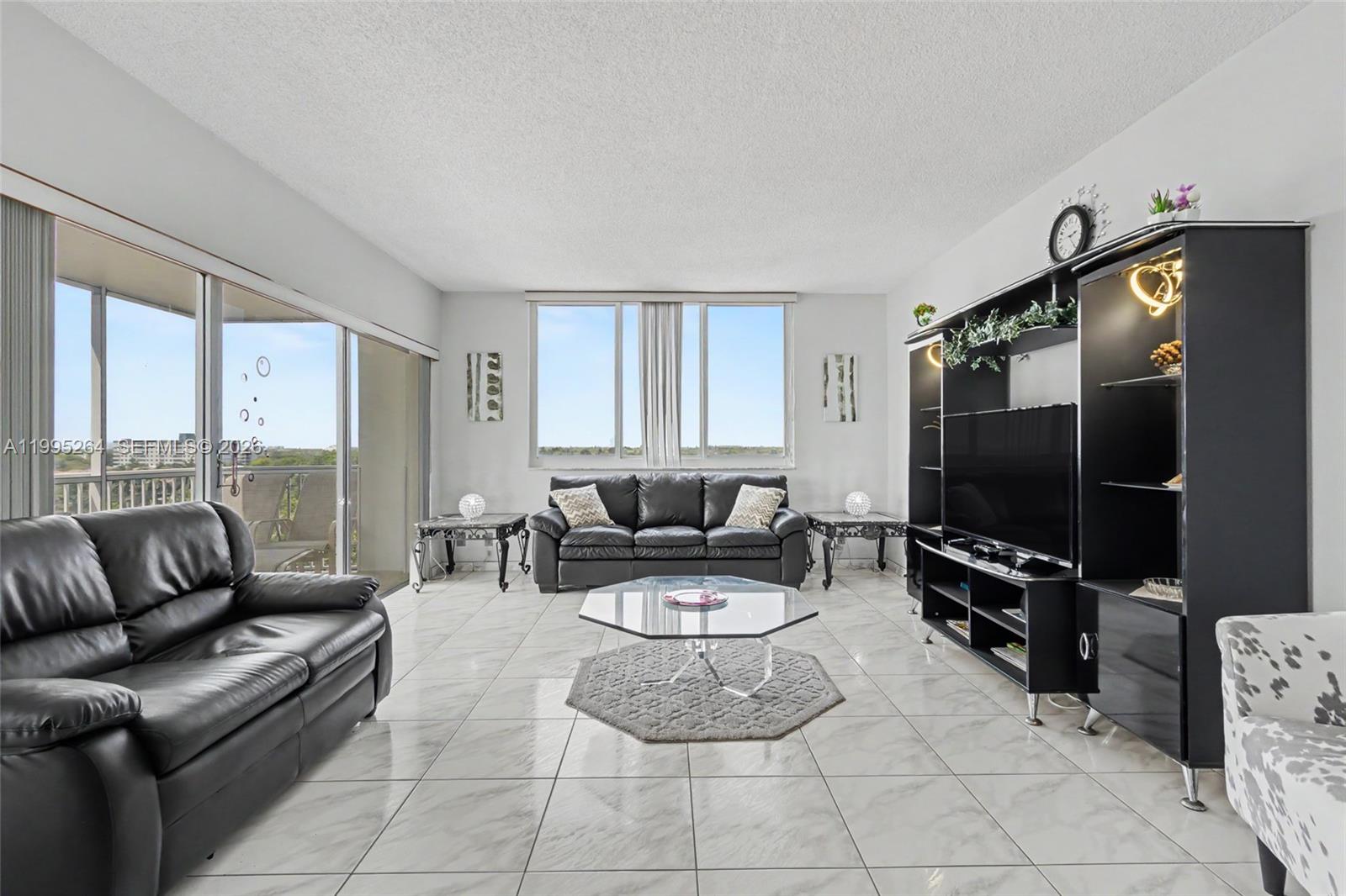 See details 700 2 / 2 1284 sq. ft. $ 2026-04-05 0 Photo