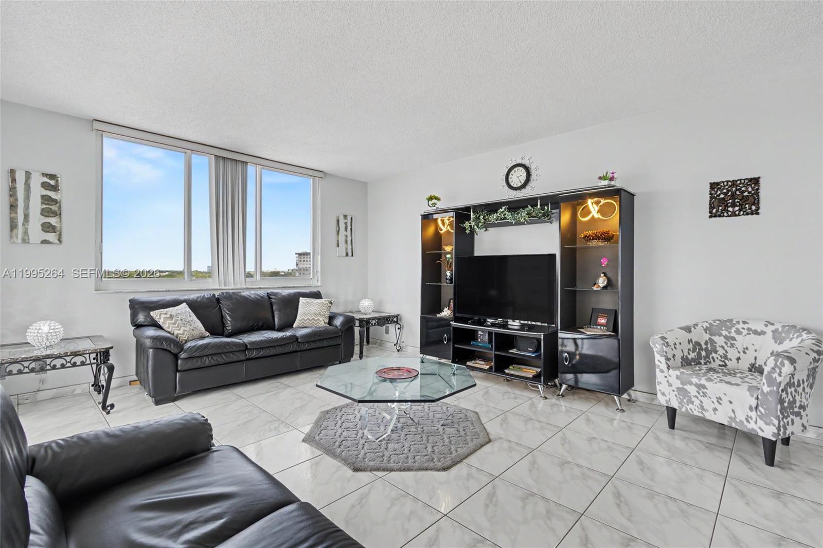 See details 700 2 / 2 1284 sq. ft. $ 2026-04-05 0 Photo