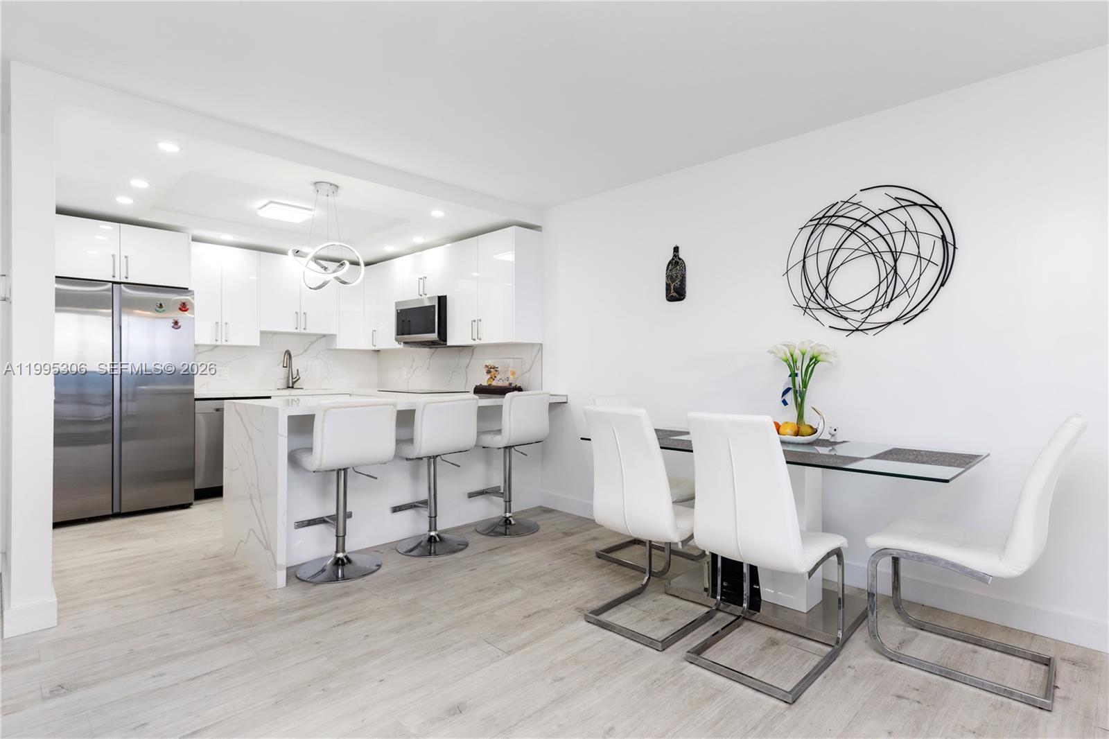 Photo of 2201 Ocean Dr  #902, Hollywood, Florida, 33019 - 