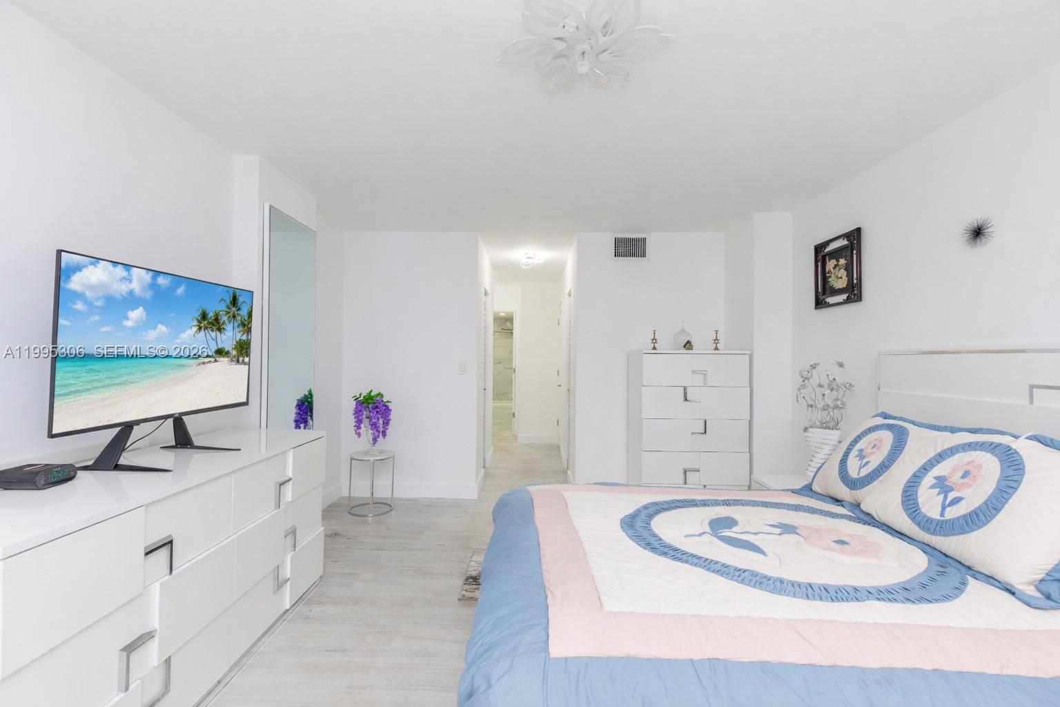 Photo of 2201 Ocean Dr  #902, Hollywood, Florida, 33019 - 