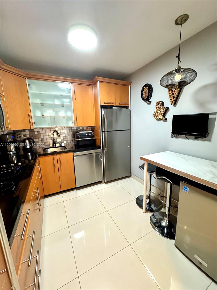 Photo of 3725 Ocean Dr  #1221, Hollywood, Florida, 33019 - 