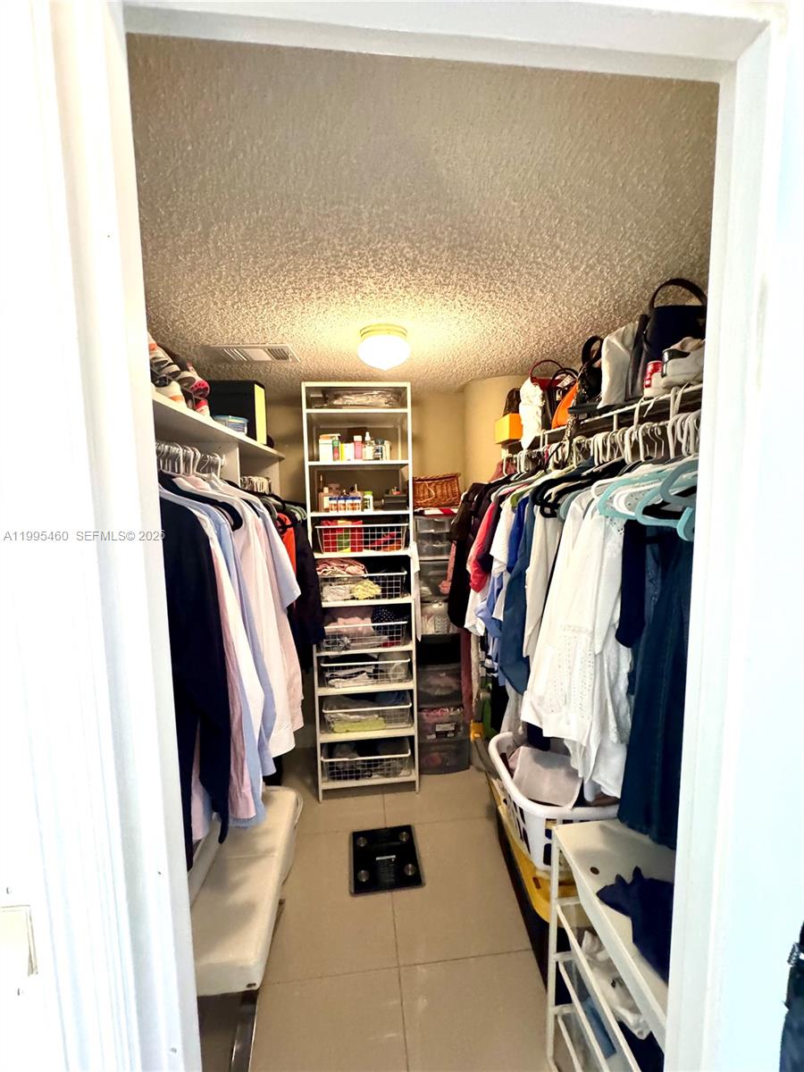 Photo of 3725 Ocean Dr  #1221, Hollywood, Florida, 33019 - 