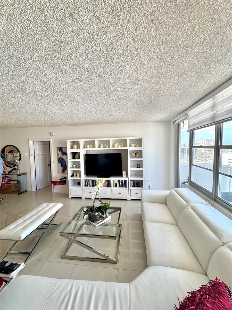 Photo of 3725 Ocean Dr  #1221, Hollywood, Florida, 33019 - 
