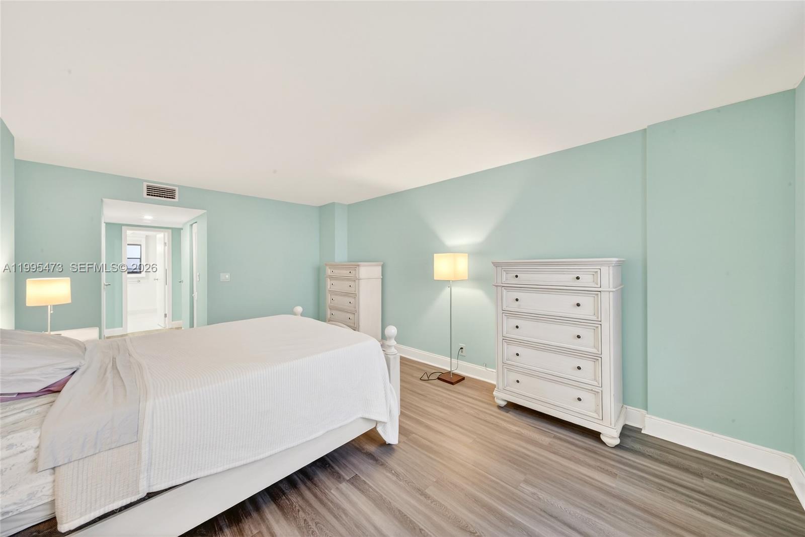 Photo of 2301 Ocean Dr  #2302, Hollywood, Florida, 33019 - 