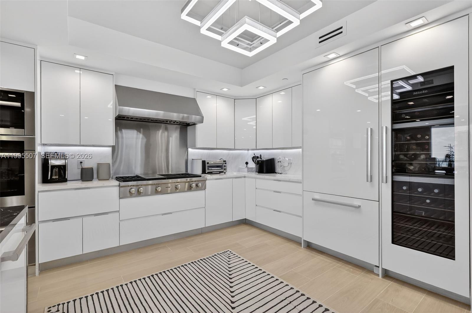 2102 3 / 4 2840 sq. ft. $ 2026-04-06 0 Photo