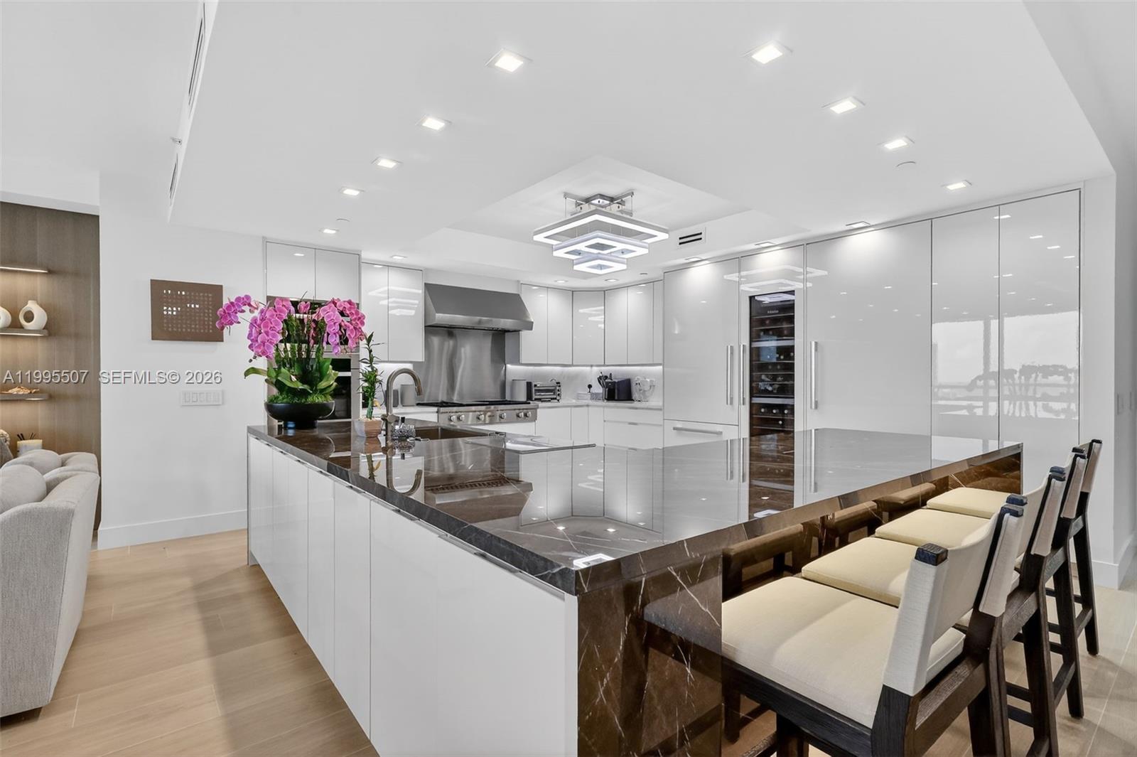 2102 3 / 4 2840 sq. ft. $ 2026-04-06 0 Photo