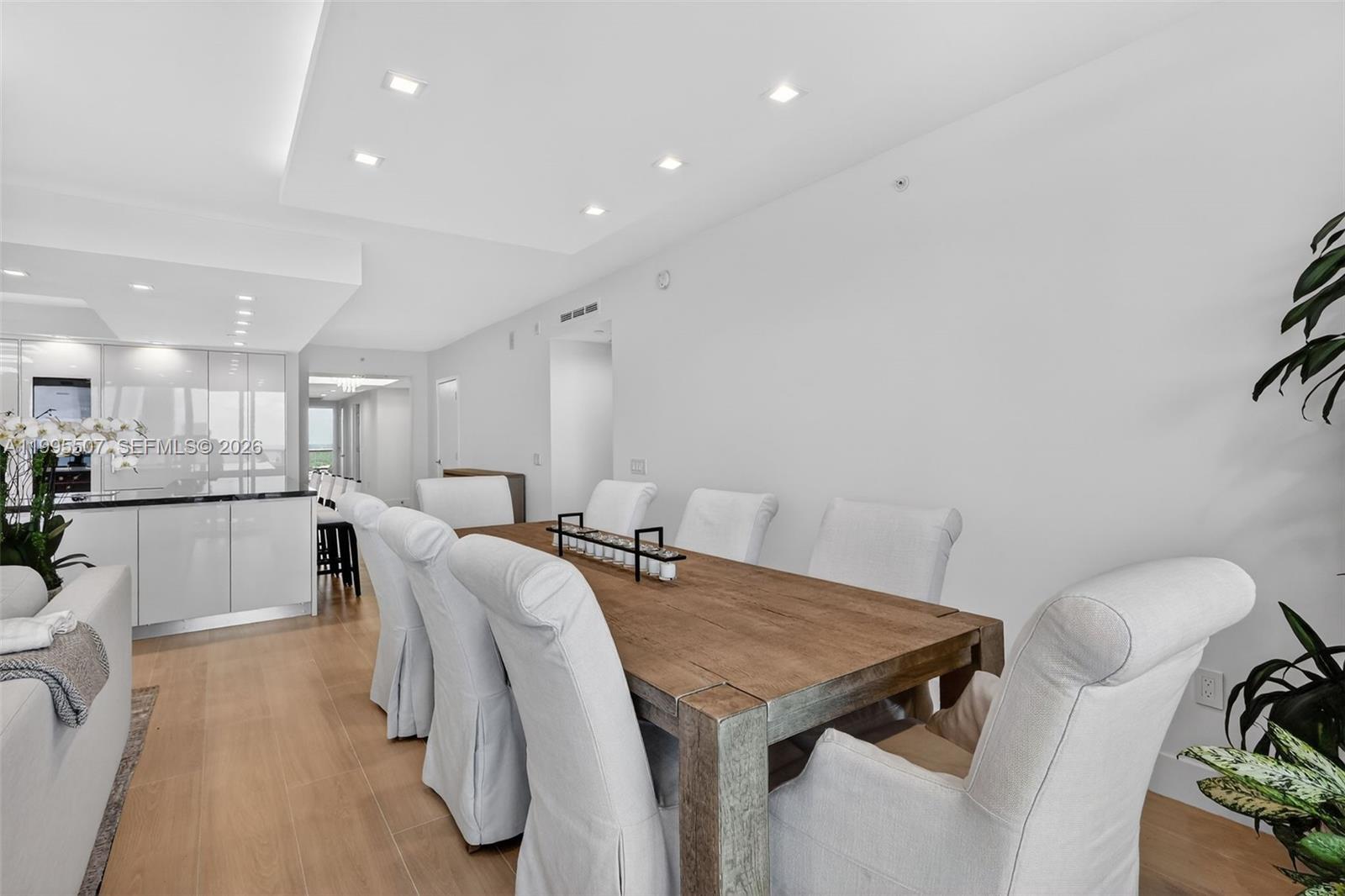 2102 3 / 4 2840 sq. ft. $ 2026-04-06 0 Photo
