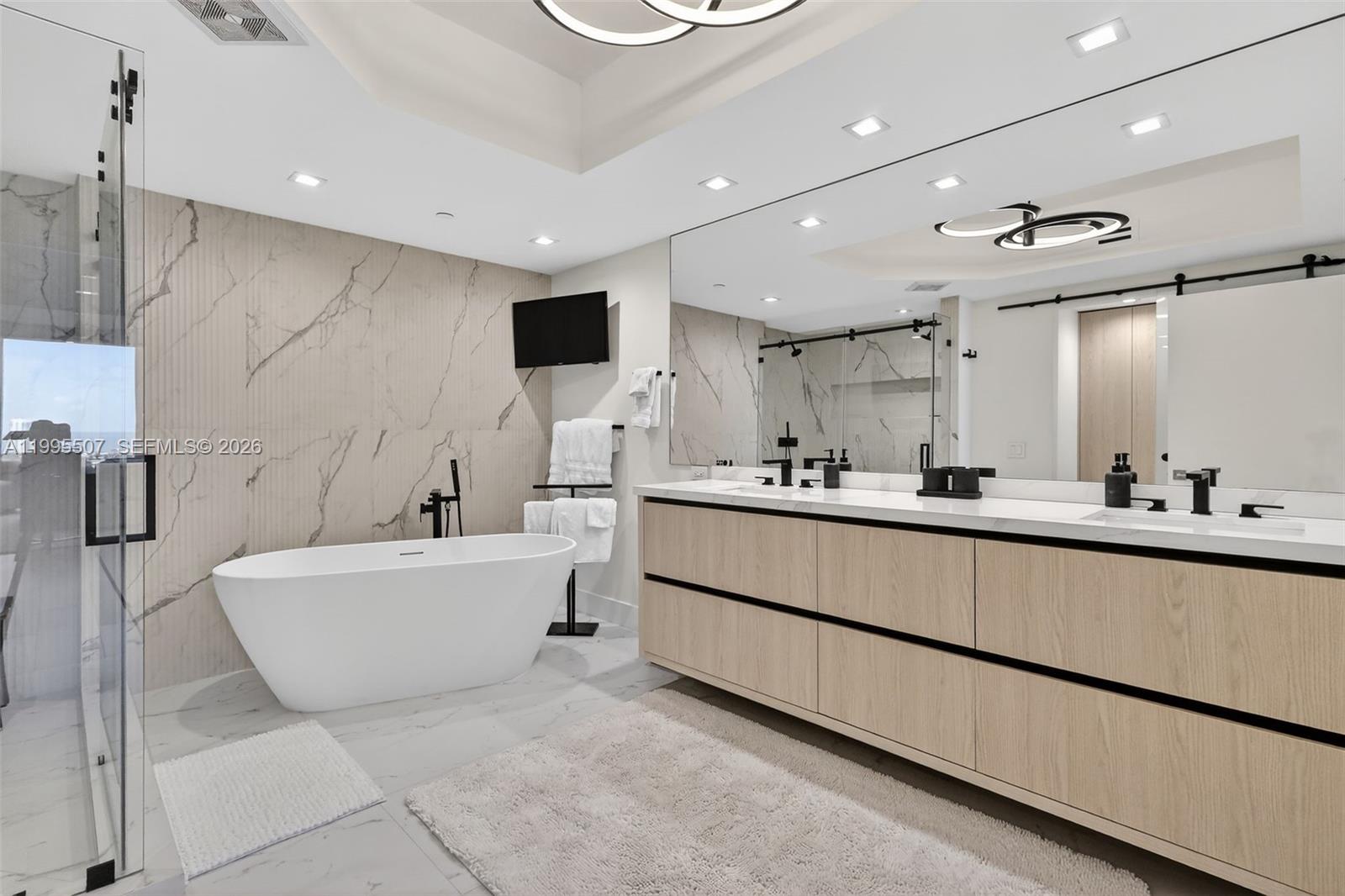 2102 3 / 4 2840 sq. ft. $ 2026-04-06 0 Photo