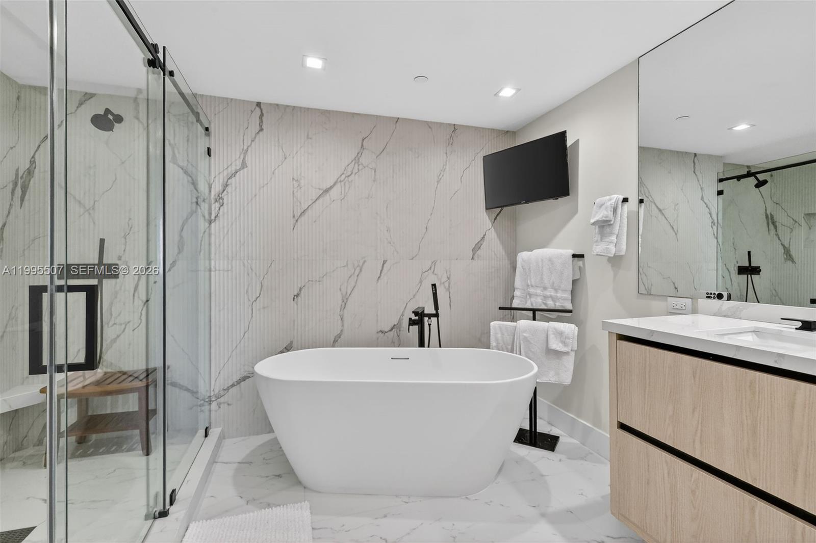 2102 3 / 4 2840 sq. ft. $ 2026-04-06 0 Photo