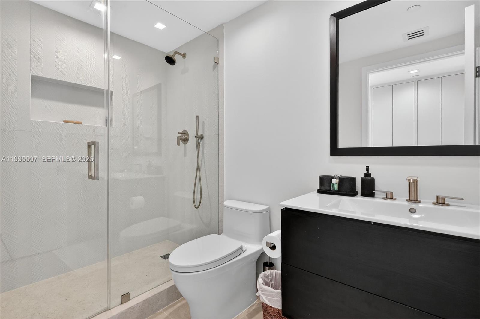 2102 3 / 4 2840 sq. ft. $ 2026-04-06 0 Photo