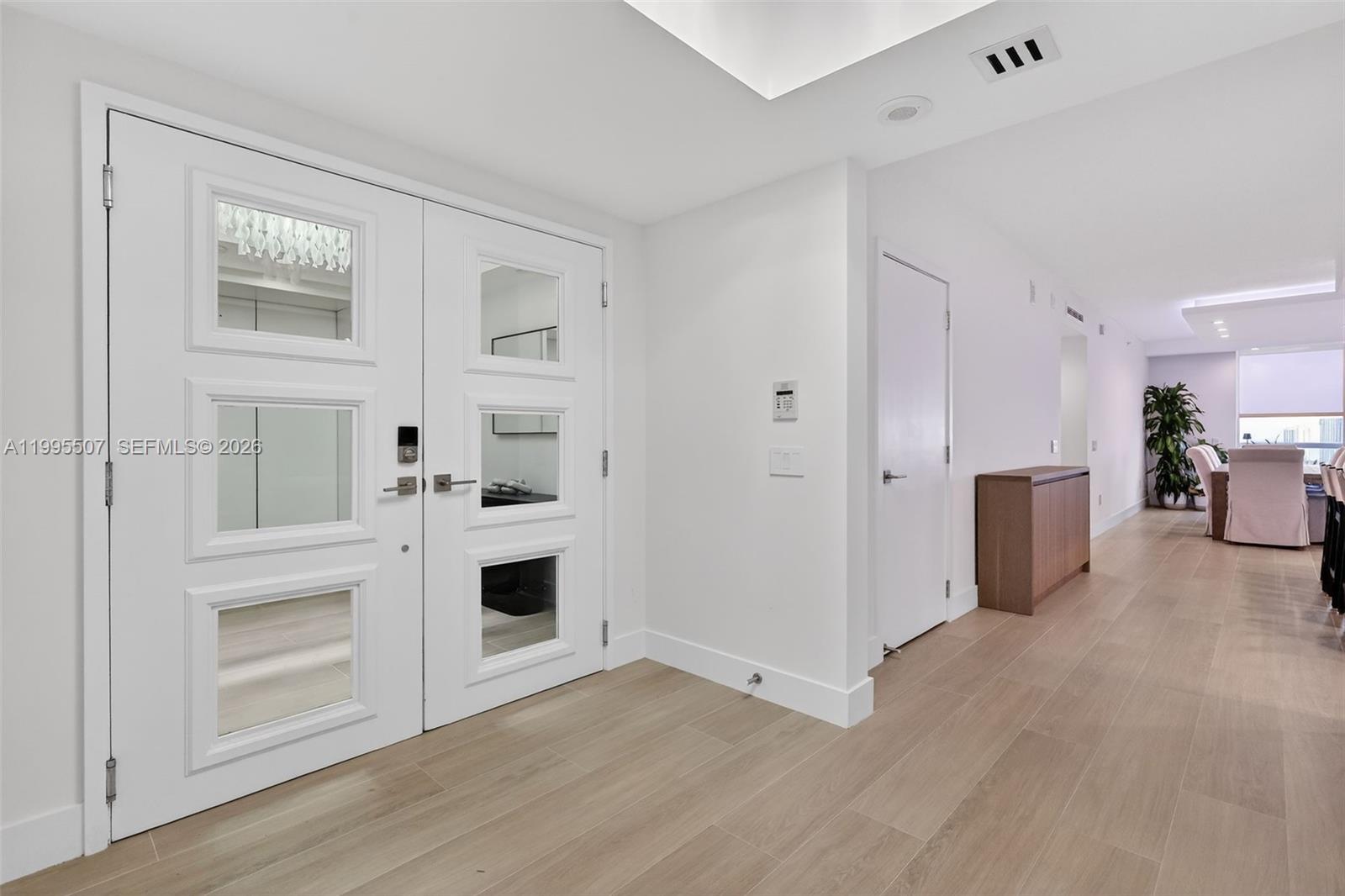 2102 3 / 4 2840 sq. ft. $ 2026-04-06 0 Photo