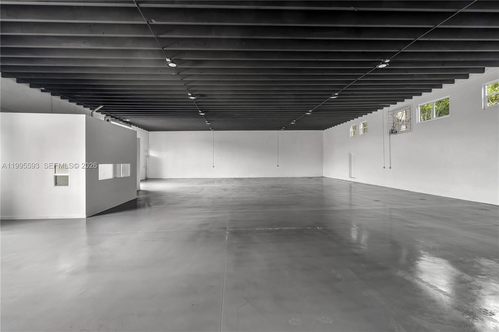   /   sq. ft. $ 2026-04-06 0 Photo