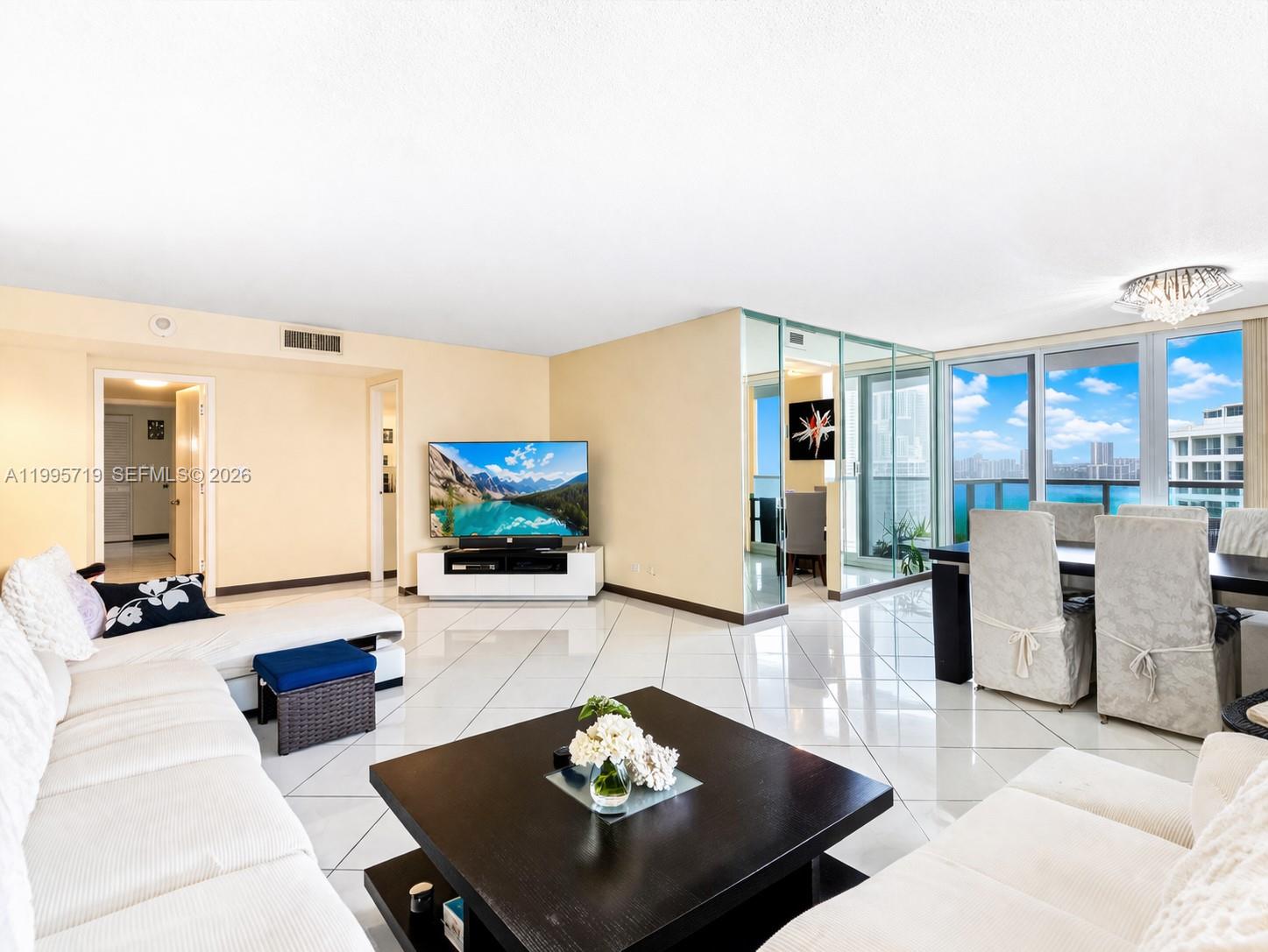 See details 2404 2 / 2 1552 sq. ft. $ 2026-05-28 0 Photo